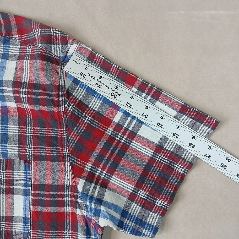Levis XL Mens Shirt Chambray Short Sleeve 22x28 Plaid Casual‎ Fits A Medium